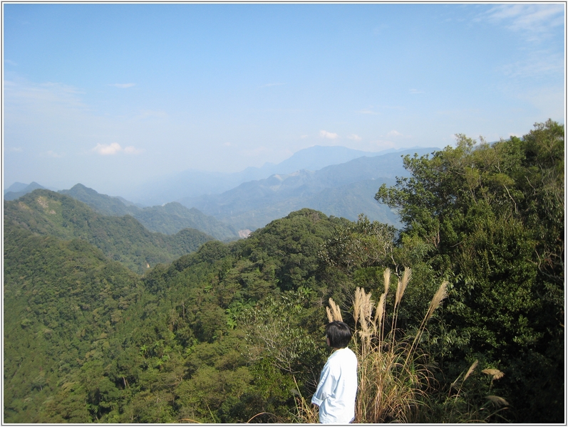 2012-11-16 12-33-00仙山頂遠眺.JPG